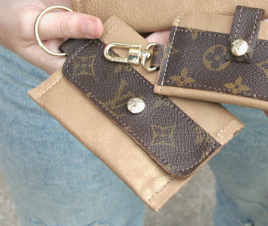 LV Keychain Wallet - Cowhide & Leather (Pre Made)