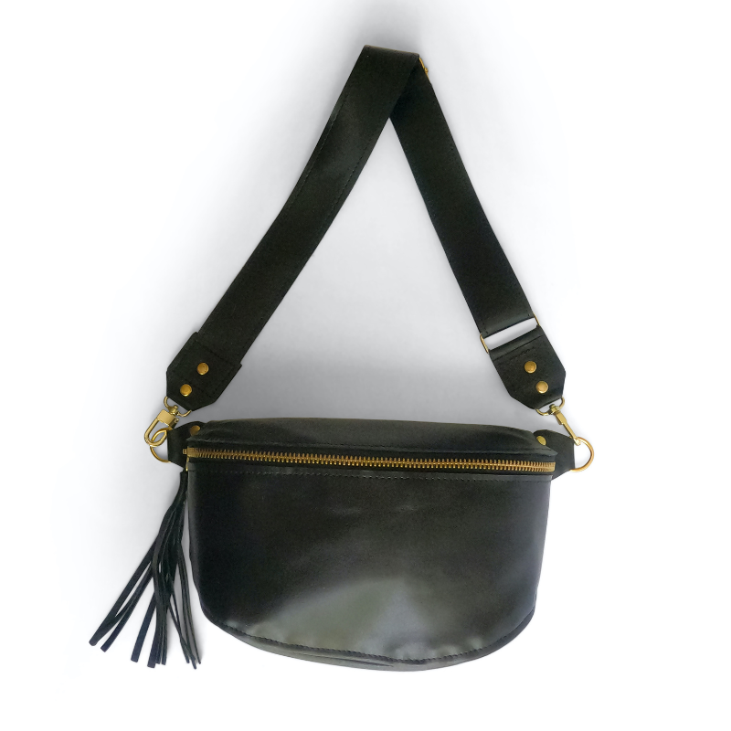 Britt Sling Bag | Black