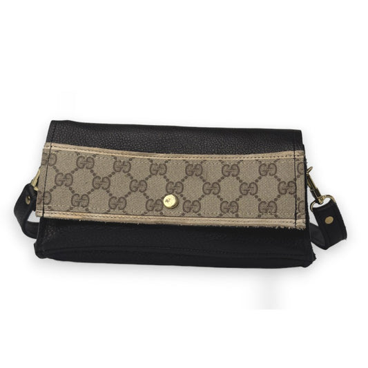 Retro Gucci purse in black leather