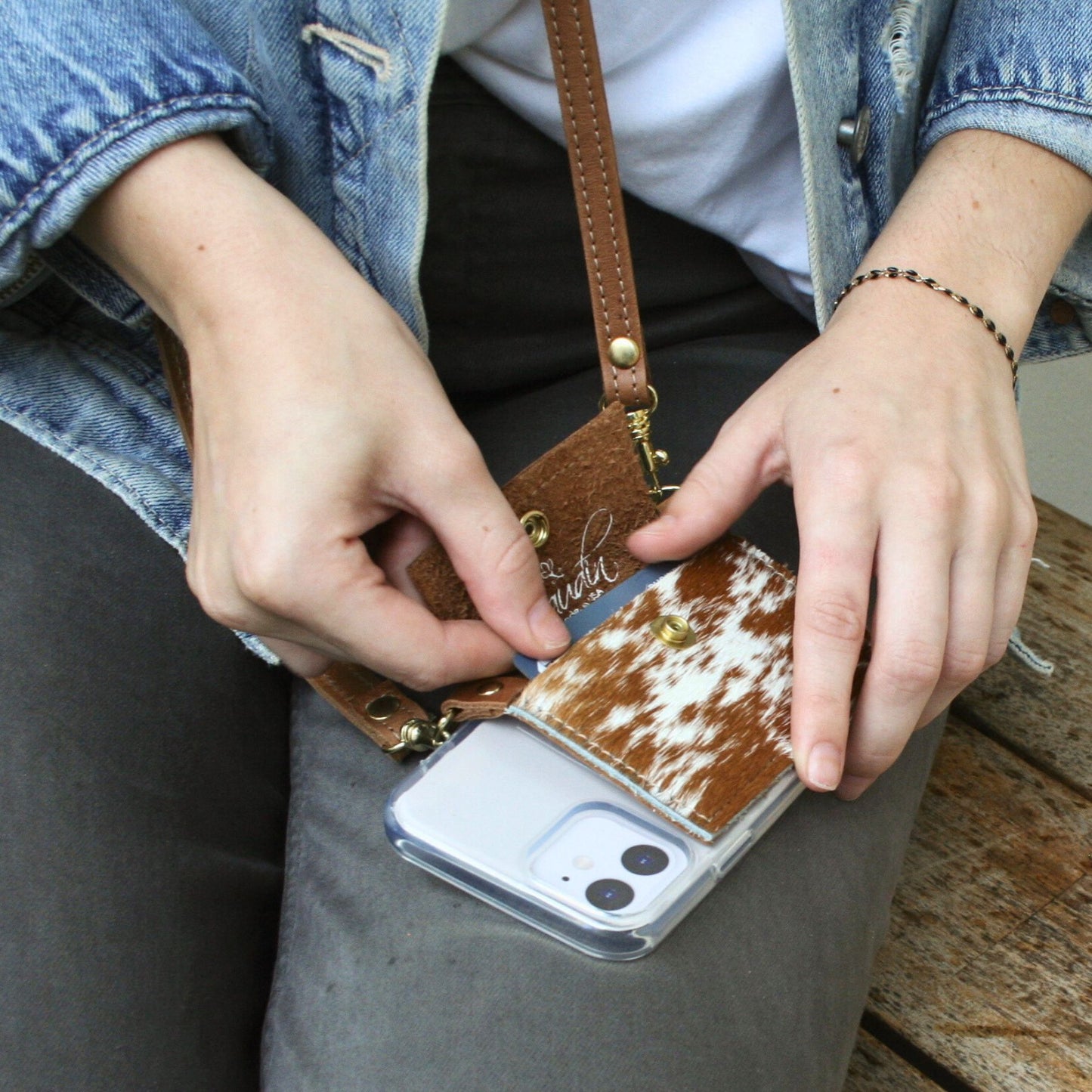 Eva Phone Wallet In Cognac Leather | Brown+White (Pre Made)
