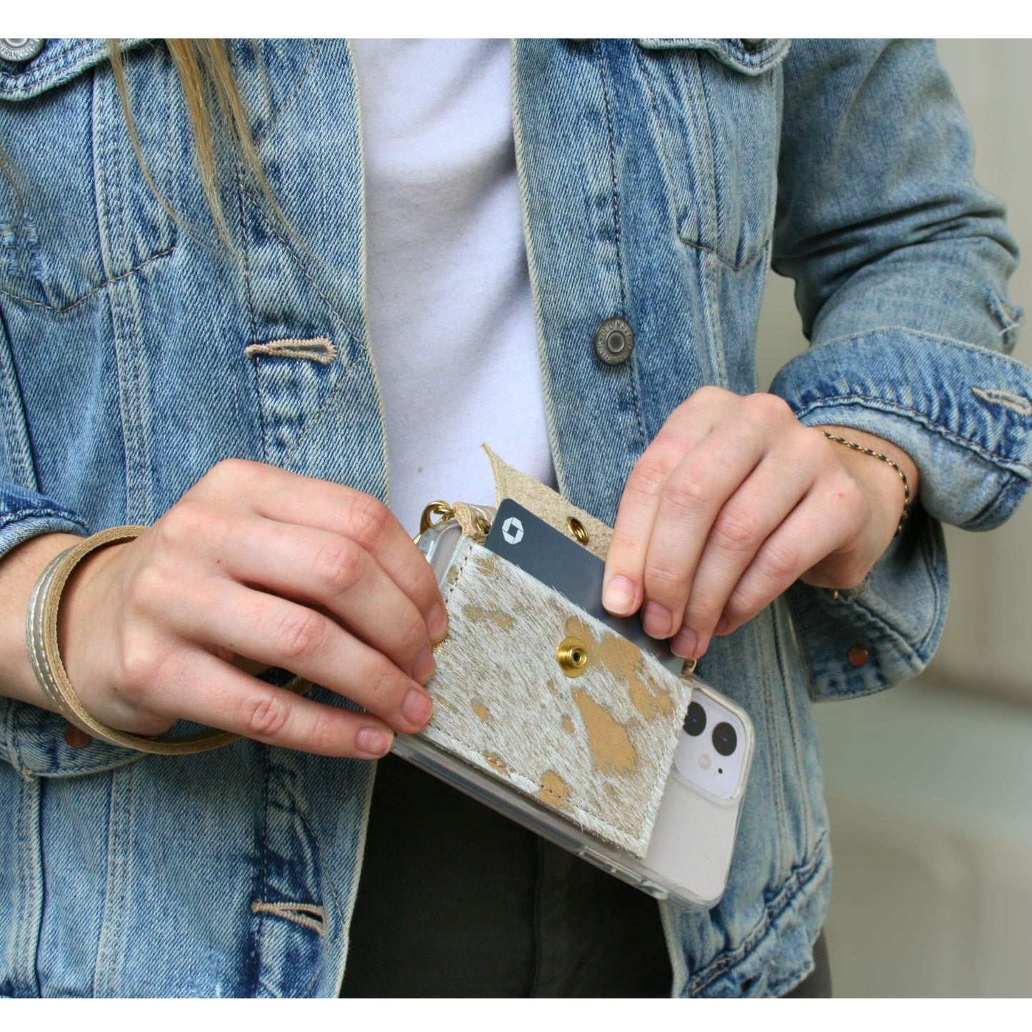 Eva Phone Wallet In Platinum Leather | Gold (Pre Made)