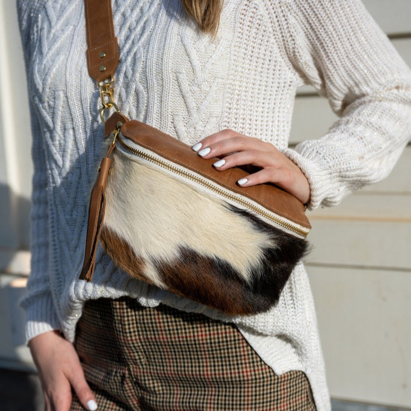 Britt Sling Bag | Brown+White